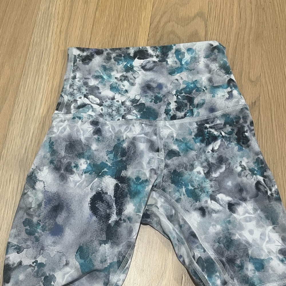 Lululemonn biker shortd